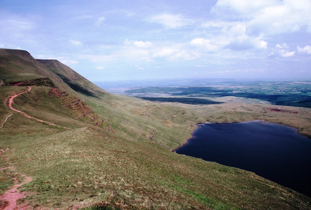  [Llyn y Fan Fawr] 