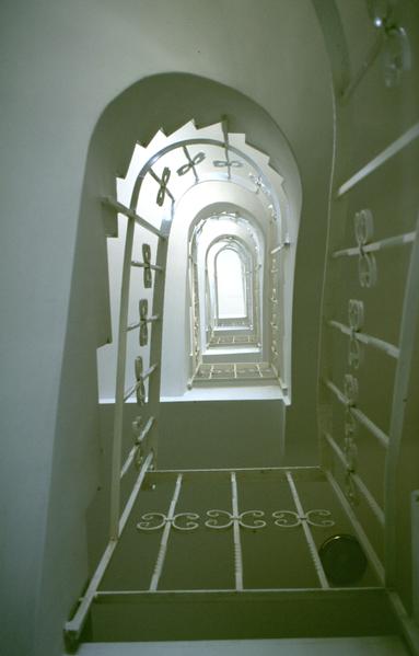  [Staircase] 