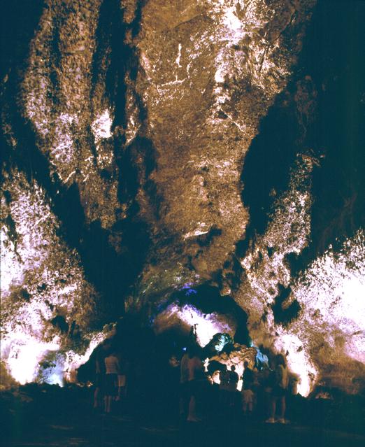  [Lava cave] 