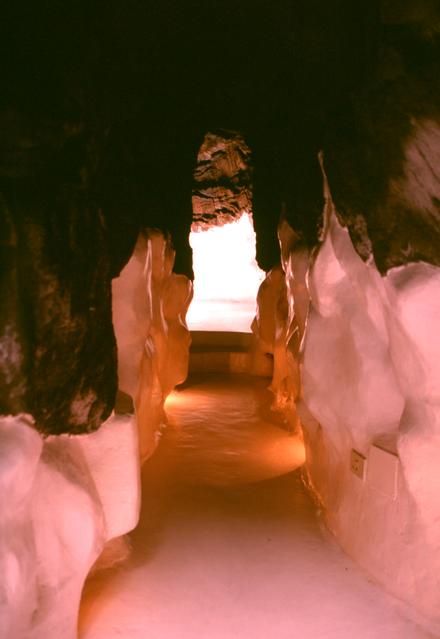  [Corridor to white bubble] 
