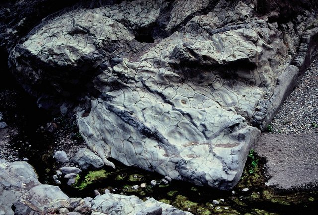  [Pillow Lava] 