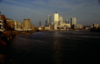  [Canary Wharf] 
