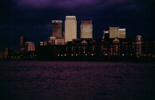  [Canary Wharf] 