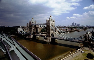  [Tower Bridge] 