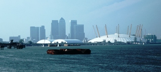  [Canary Wharf] 
