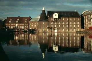  [Three Mills] 