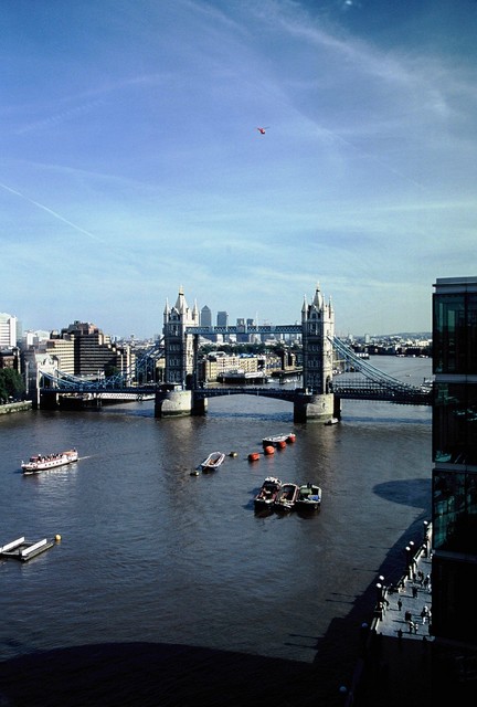  [Tower Bridge] 