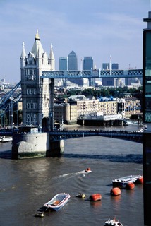  [Tower Bridge] 