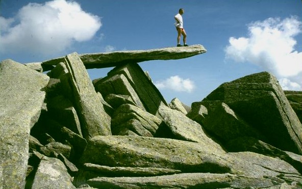  [Cantilever Stone] 