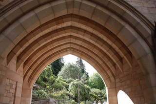  [Arches] 