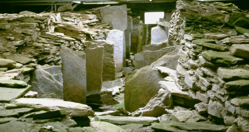  [Midhowe Cairn] 