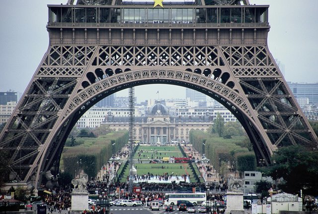  [Tour Eiffel] 