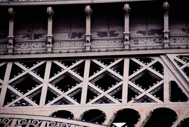  [Tour Eiffel] 