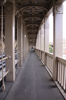 [Walkway] 