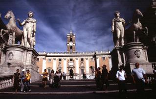  [Statues] 