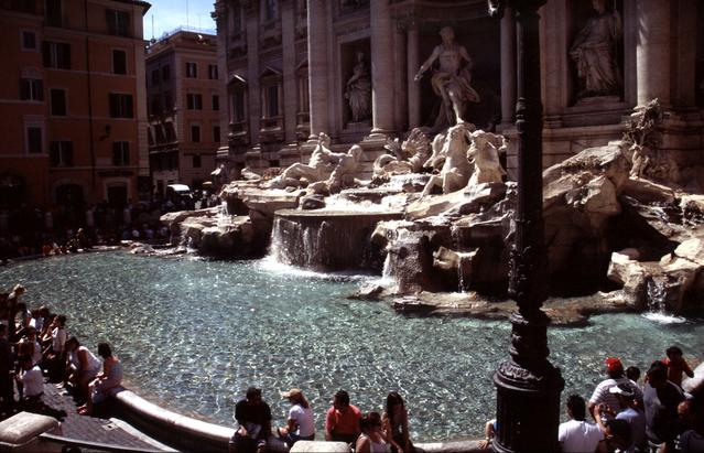  [Trevi Fountain] 
