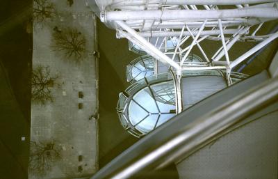  [Embankment and capsules] 